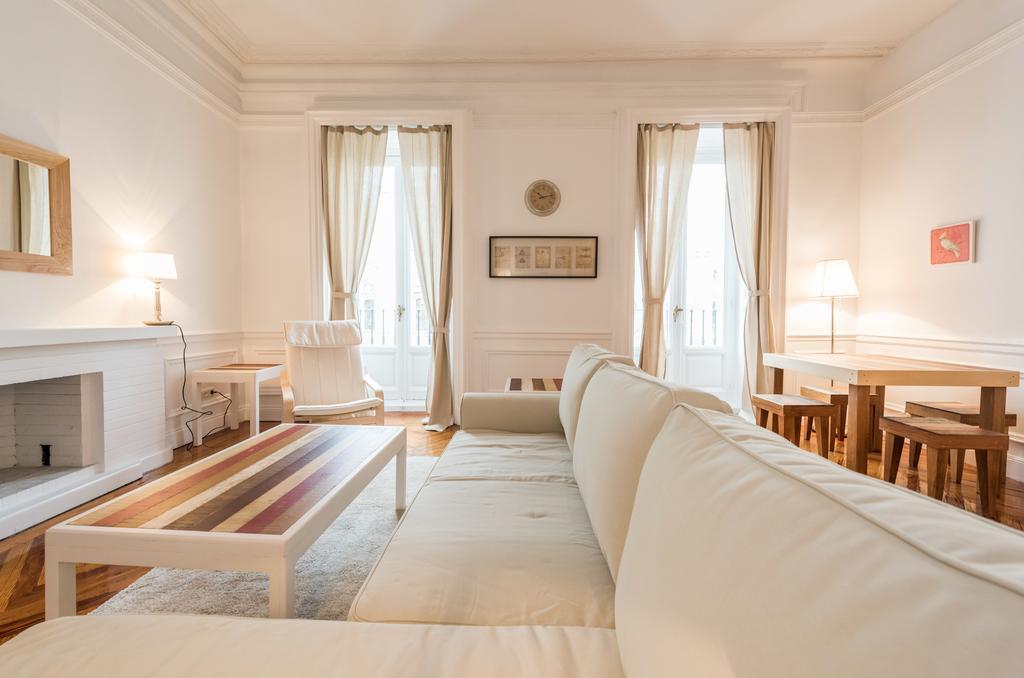Apartamentos Alcala Madrid Exterior foto